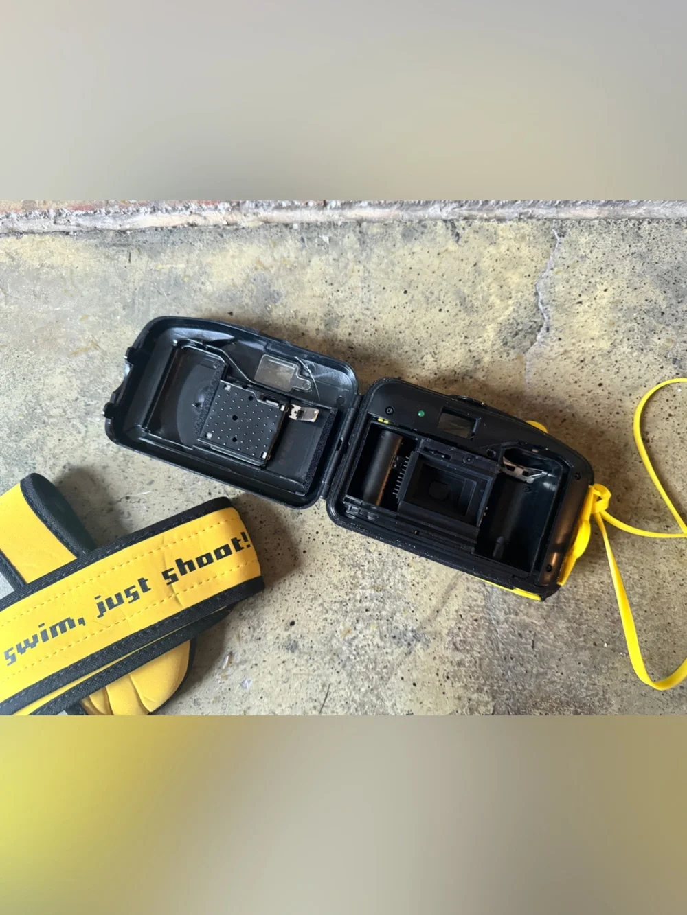 Lomography Frogeye 35mm Camera with Water Resistant Design